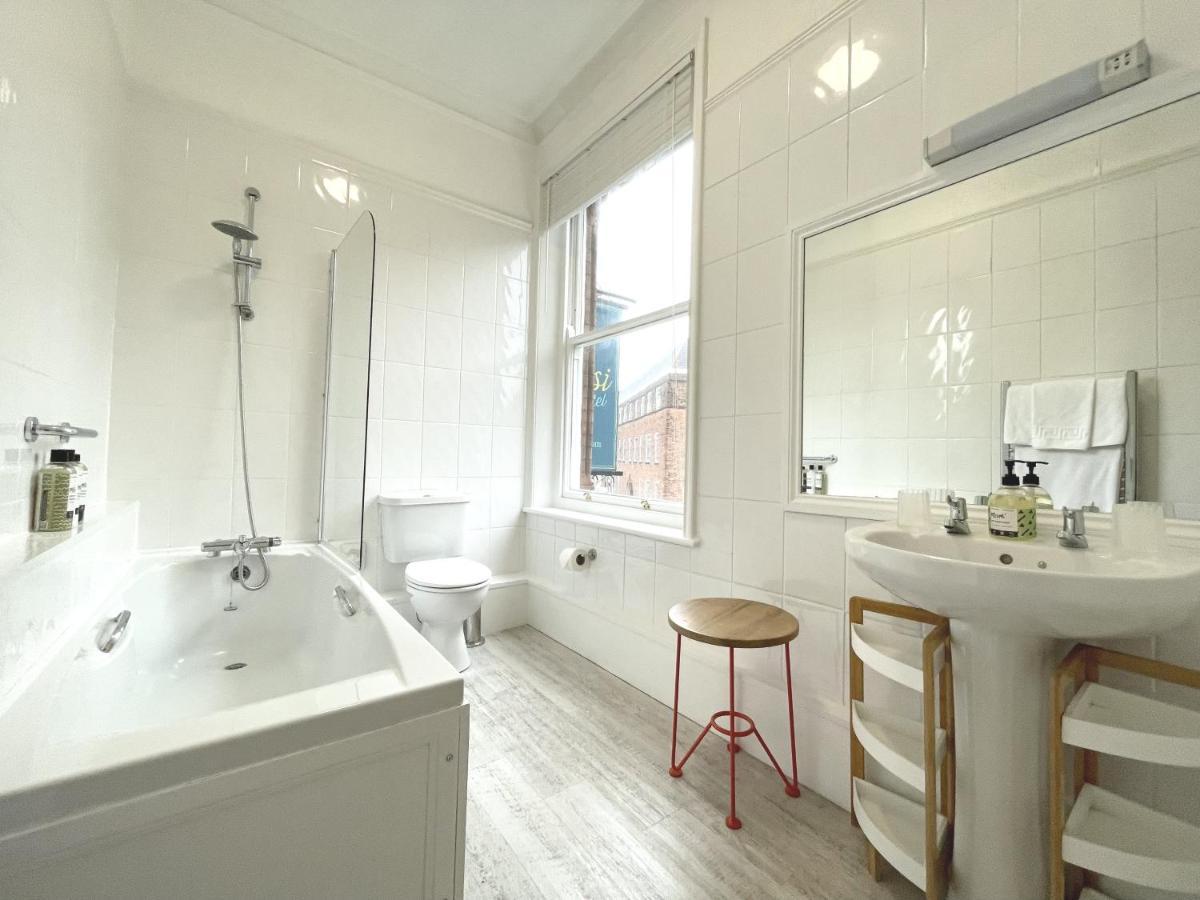 City Centre Luxury Holiday House With Outdoor Bath And Parking York Buitenkant foto