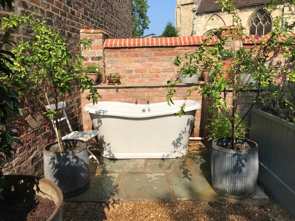 City Centre Luxury Holiday House With Outdoor Bath And Parking York Buitenkant foto