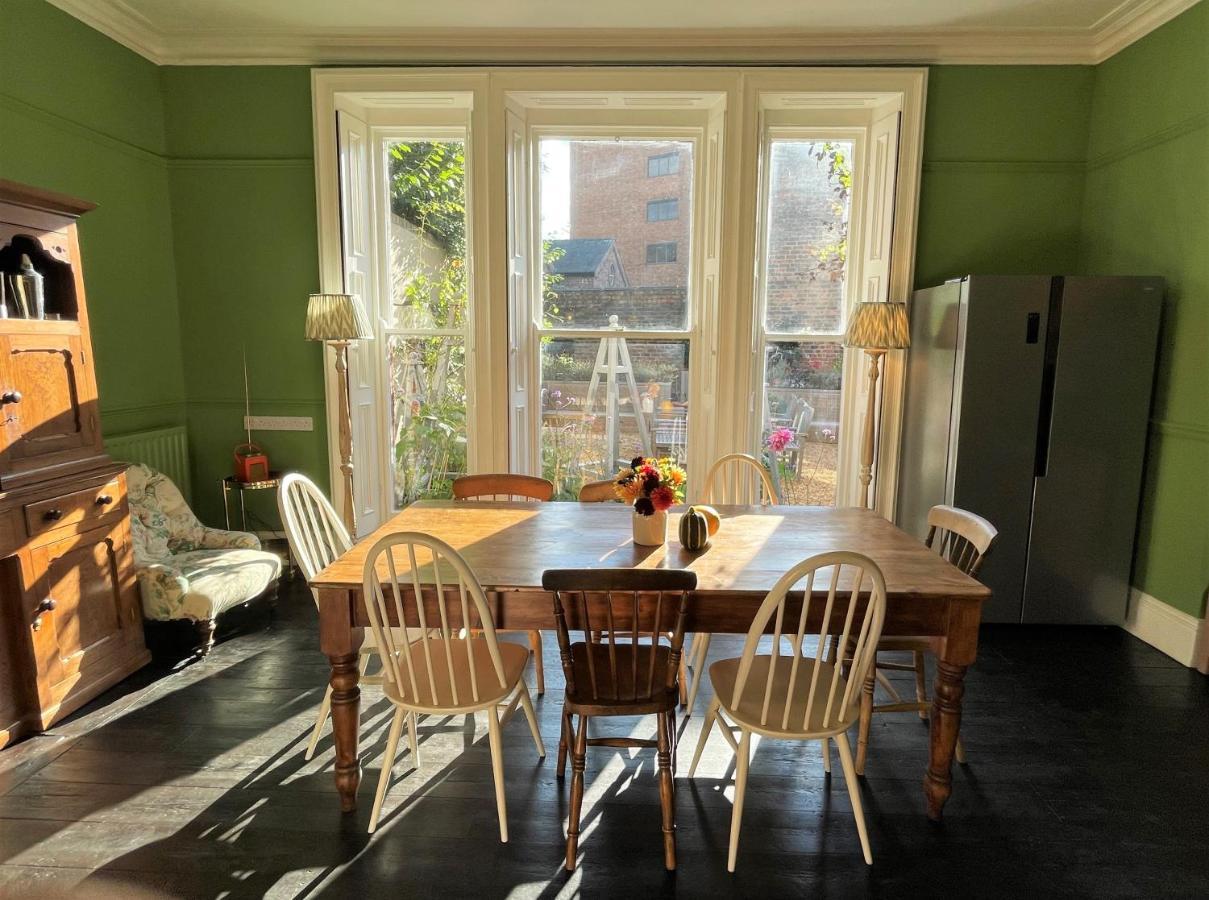 City Centre Luxury Holiday House With Outdoor Bath And Parking York Buitenkant foto